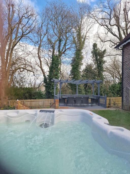 Large Coastal Cottage, Private Indoor Pool, Hut Tub, Sauna And Steam Pod Weymouth Exterior foto